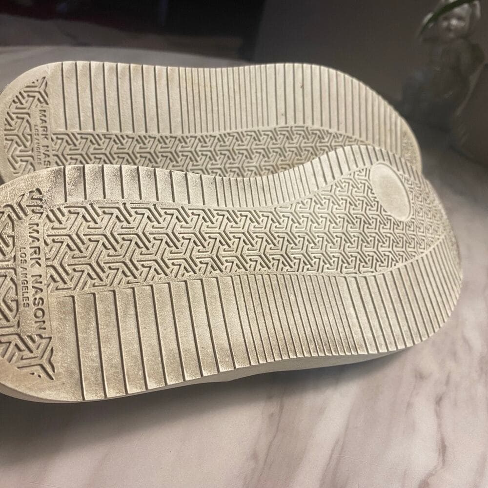 Men’s shoes size 10.5 - Thumbnail 6