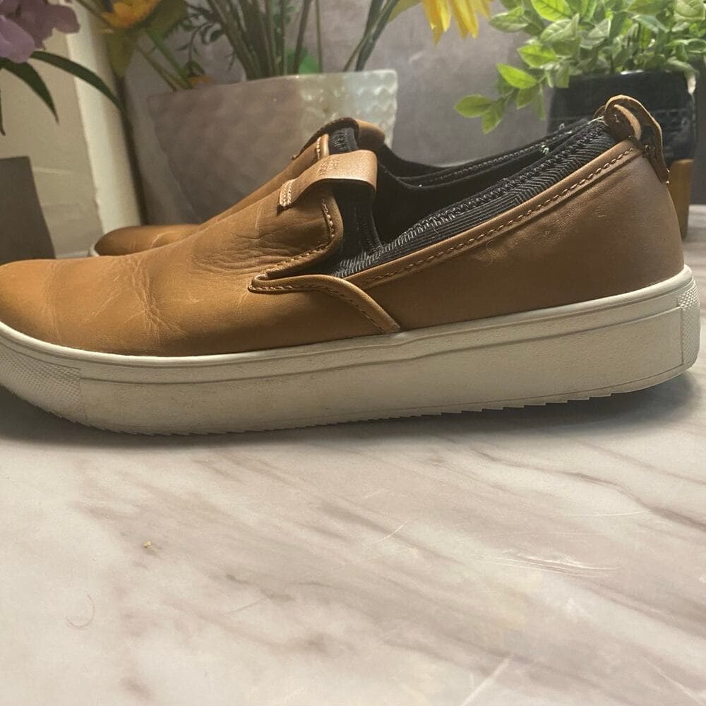 Men’s shoes size 10.5 - Thumbnail 5