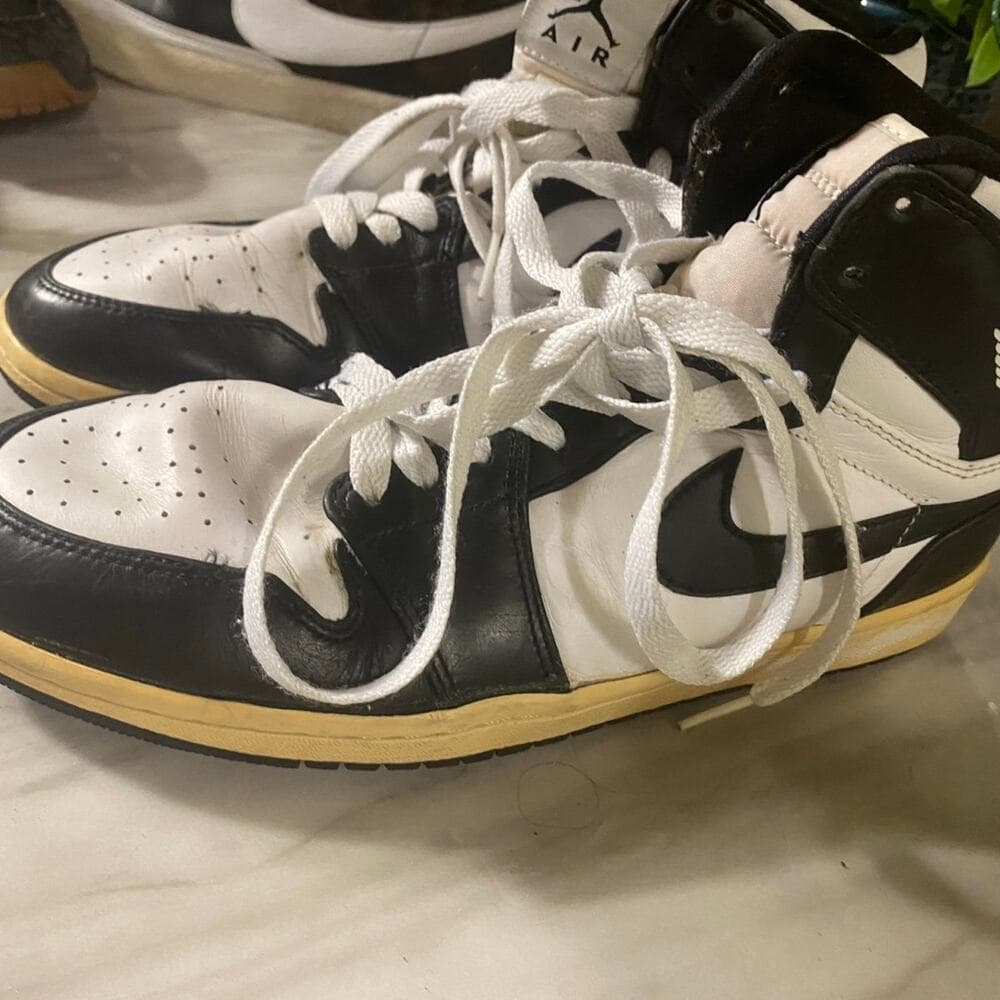 Jordan 1 high size 10 sneakers - Thumbnail 2