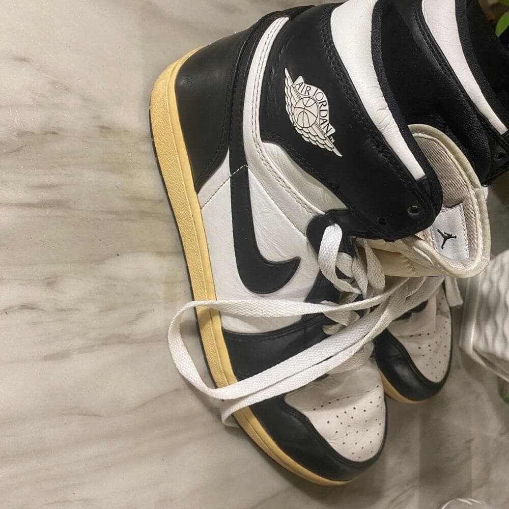 Jordan 1 high size 10 sneakers - Thumbnail 4