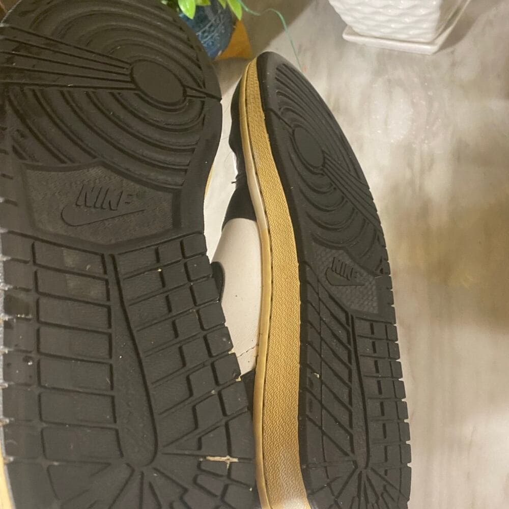 Jordan 1 high size 10 sneakers - Thumbnail 5