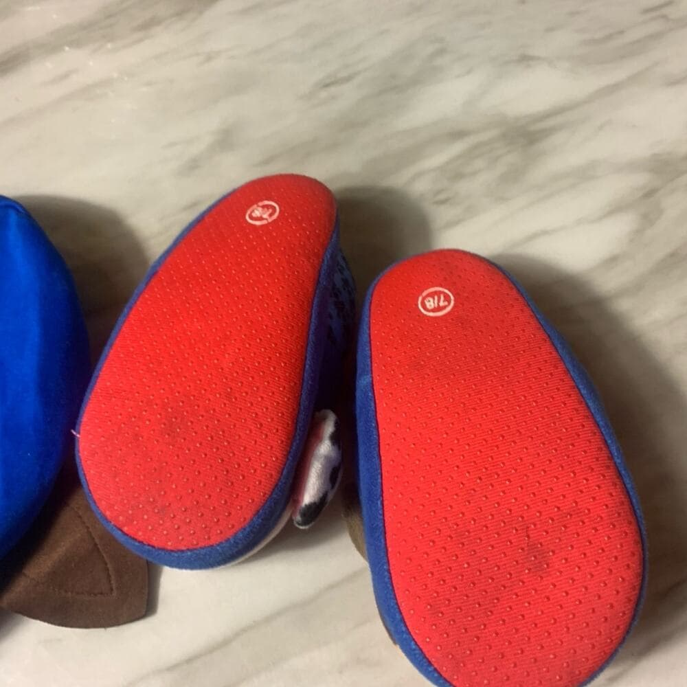 POW patrol slippers size 7/8 with pow patrol hat - Thumbnail 4