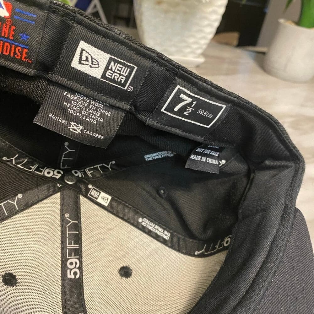 New York yankee New Era Hat Size 7 1/2 - Thumbnail 4
