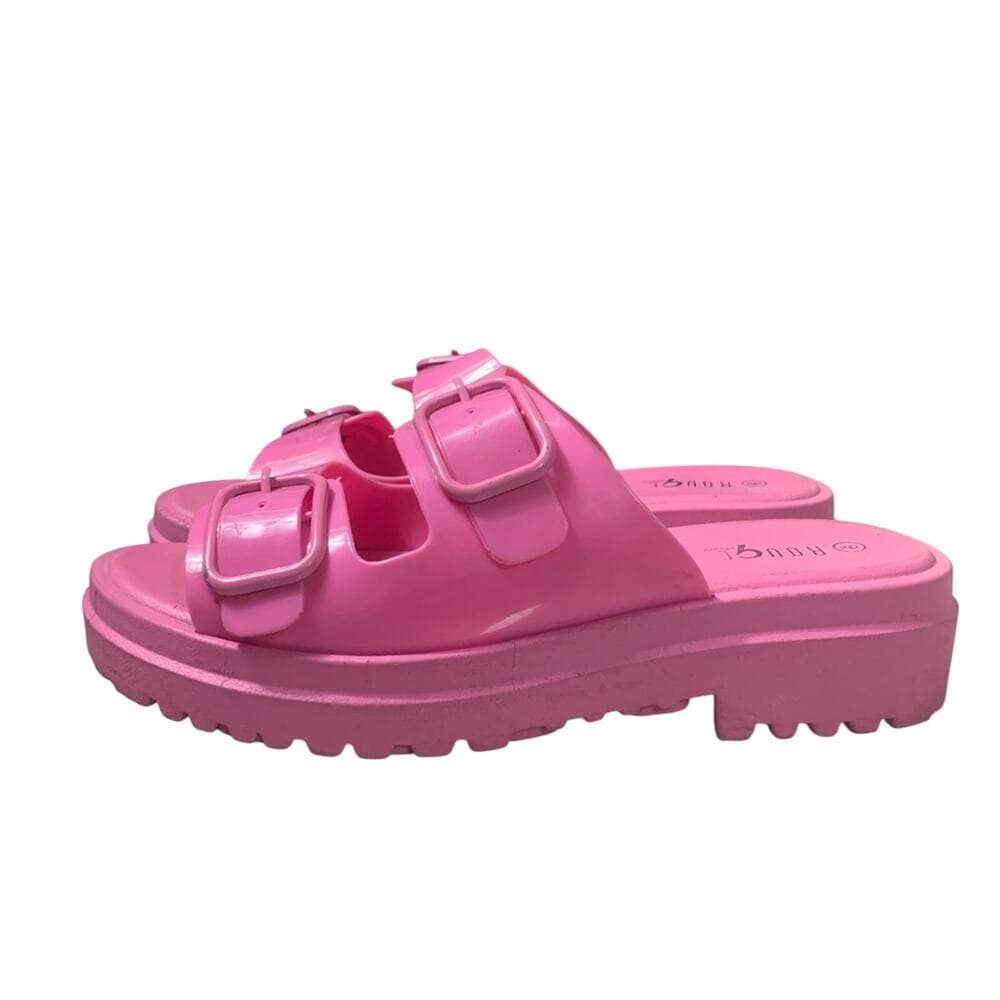 Woman’s sandals Size 9