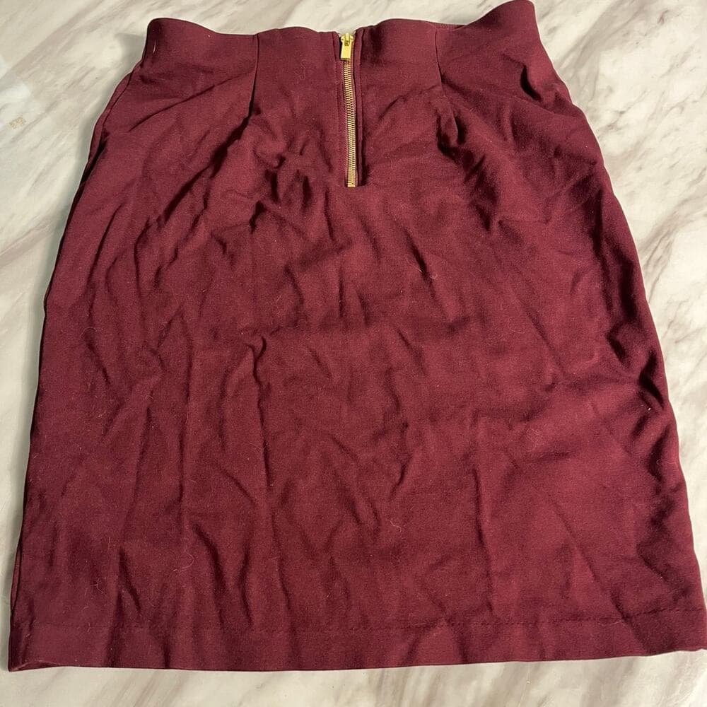 Women’s Skirt Burgundy Size 8