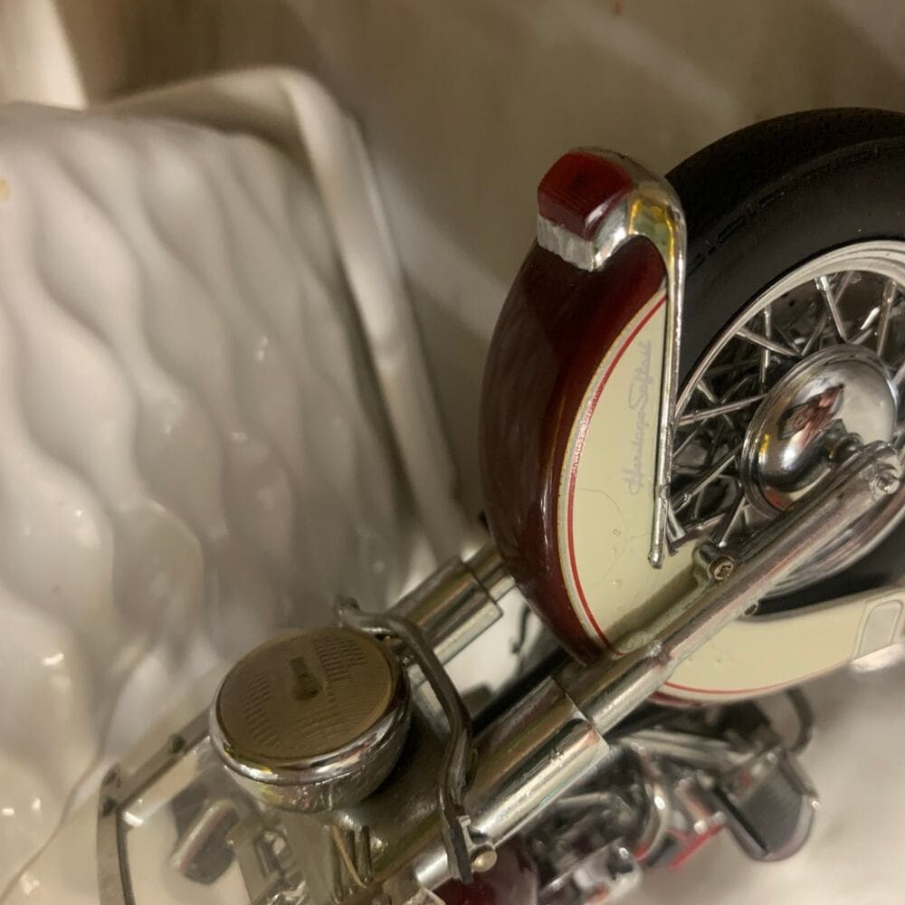 Precision Models Harley-Davidson Softail Classic 1/10 Diecast Complete! - Thumbnail 6