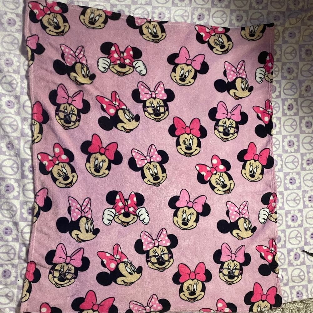 Minnie Mouse blanket - Thumbnail 4
