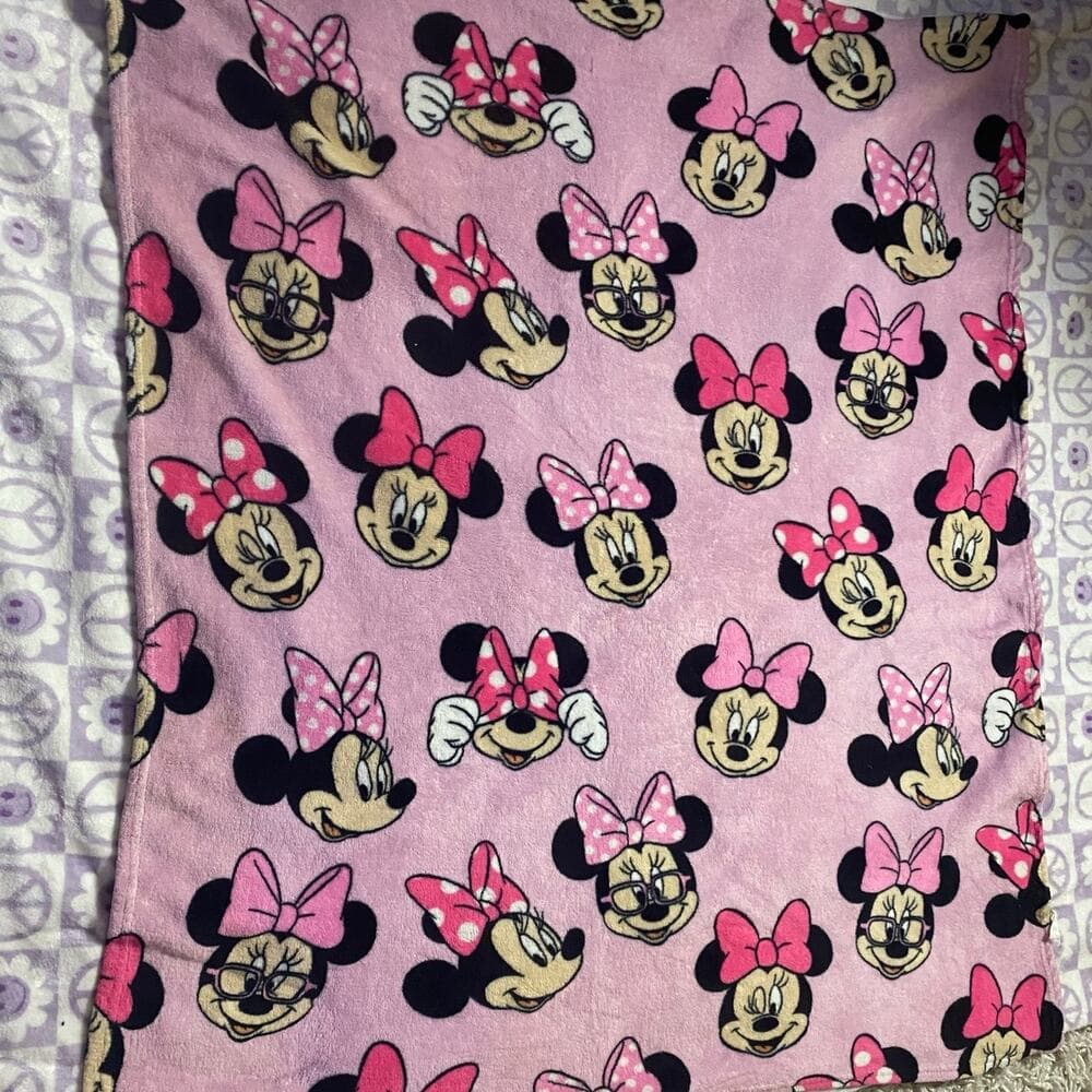 Minnie Mouse blanket - Thumbnail 3