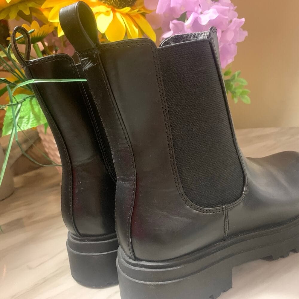 Women’s boots size 8 good co - Thumbnail 2