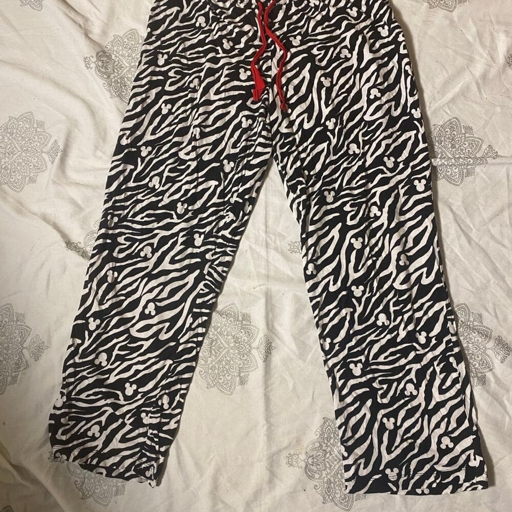 Minnie Mouse sleepwear size large (