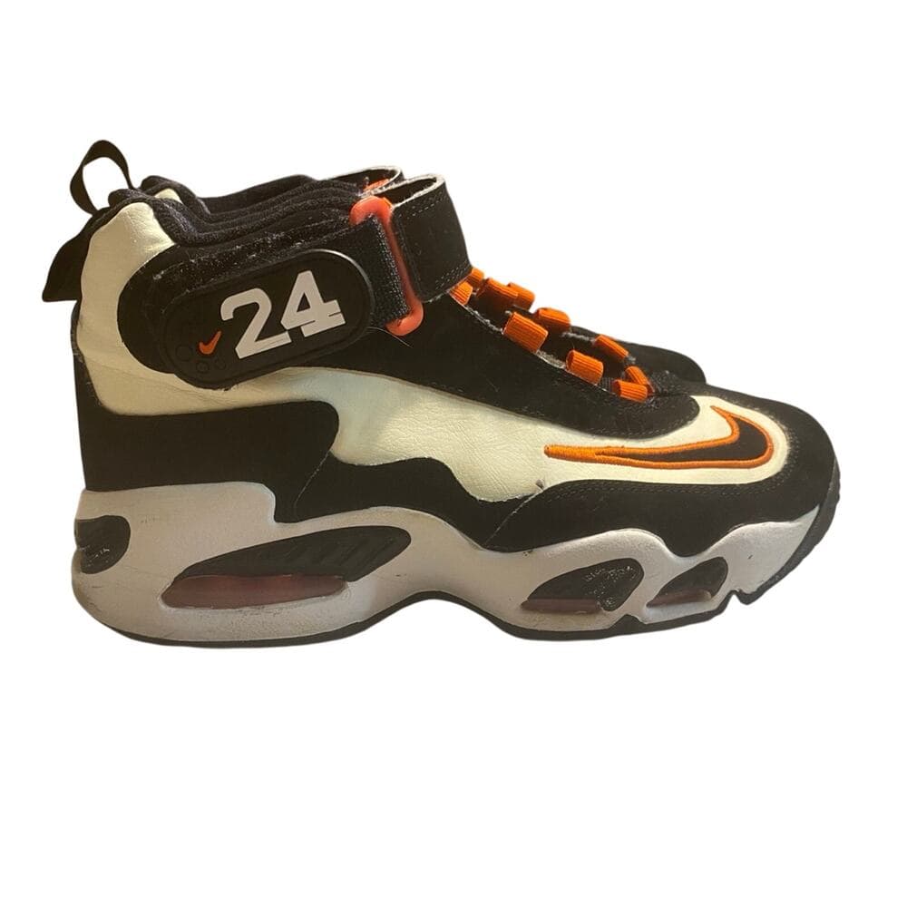 Nike sneakers for kids size 5.5