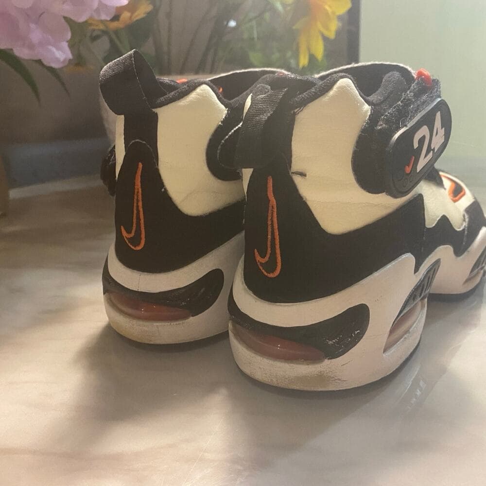 Nike sneakers for kids size 5.5 - Thumbnail 2