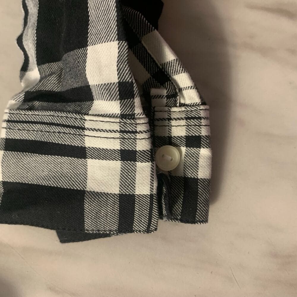 H & M Women’s Button Down Size 10 - Thumbnail 2