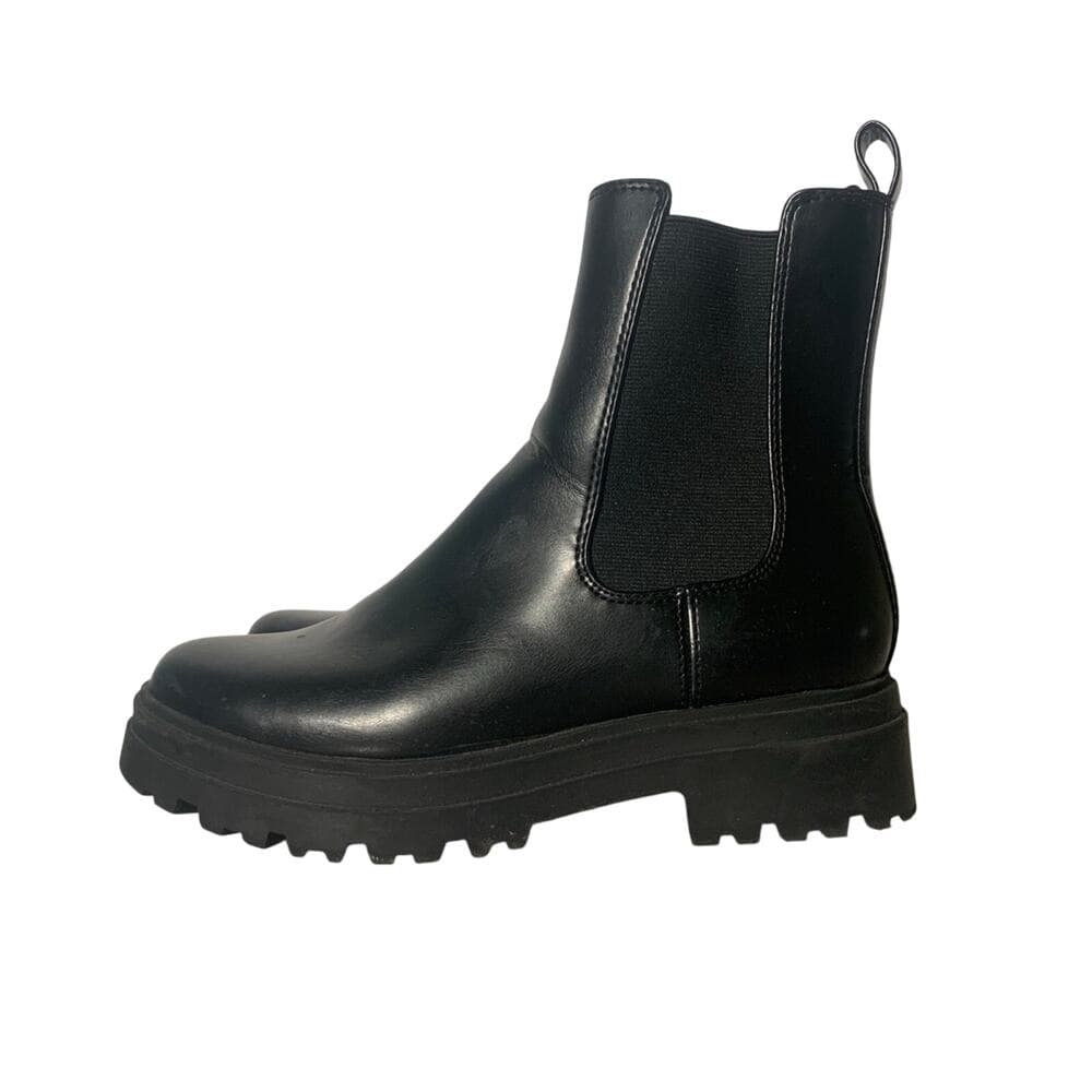 Women’s boots Size 8 in good condition - Thumbnail 5
