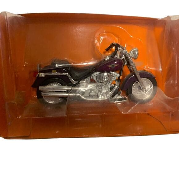 Maisto Series 17 Harley Davidson 1:18 Scale Diecast Motorcycle Purple - Thumbnail 3