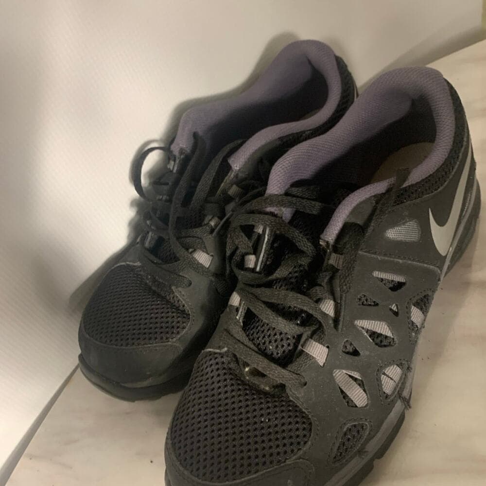 Black kids Sneakers Size 6