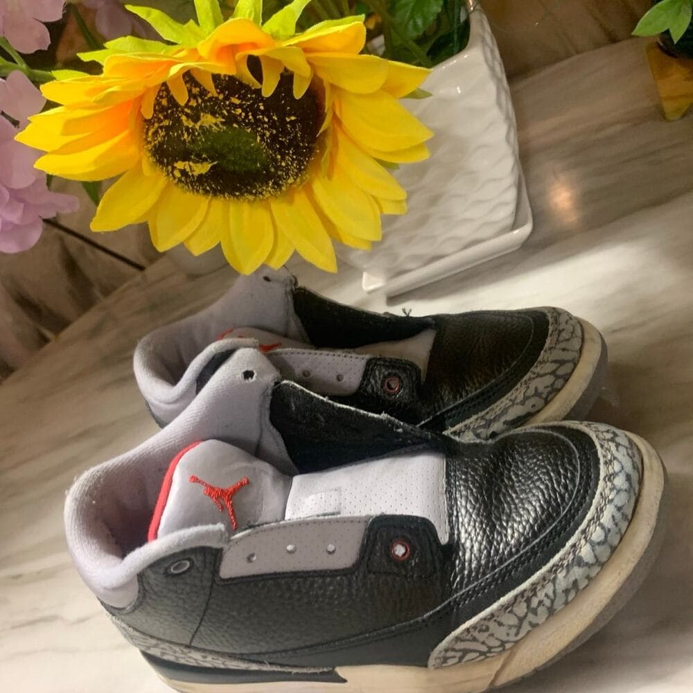 Jordan For Kids Size 3 sneakers - Thumbnail 2