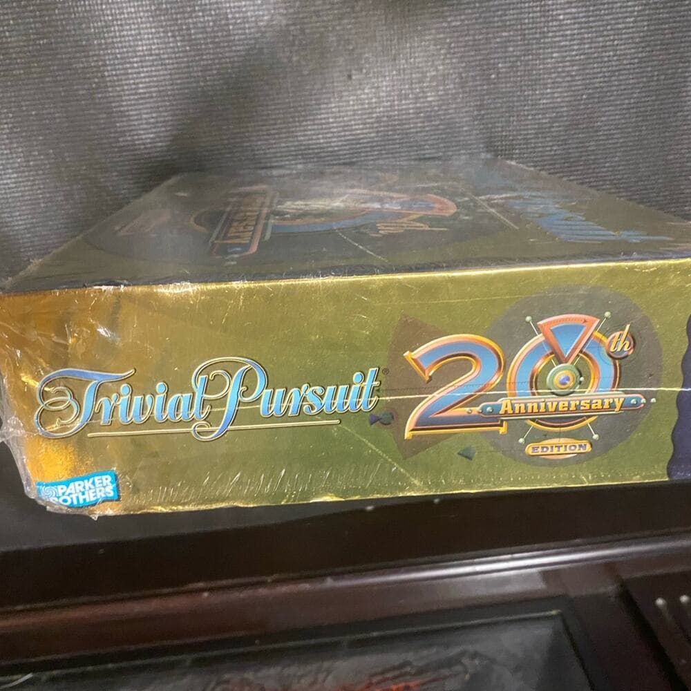 Hasbro Games Trivial Pursuit 20th Anniversary - Thumbnail 5