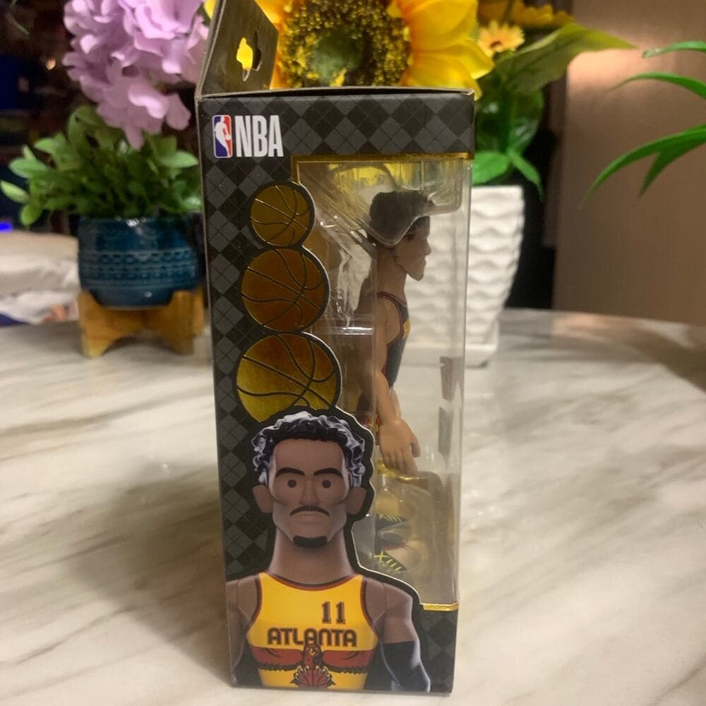 Funko Gold NBA Trae Young 5" figure Atlanta Hawks - Thumbnail 3