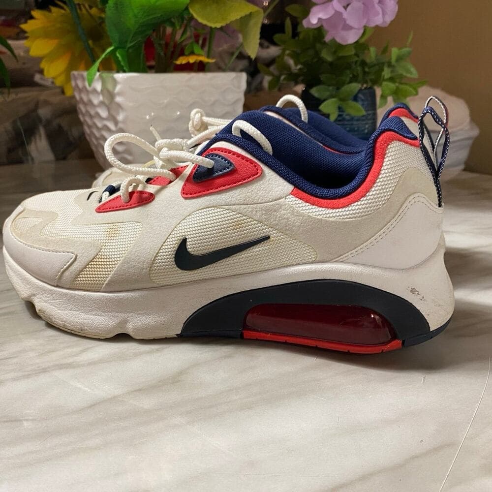 Nike Size 8.5 sneakers - Thumbnail 3