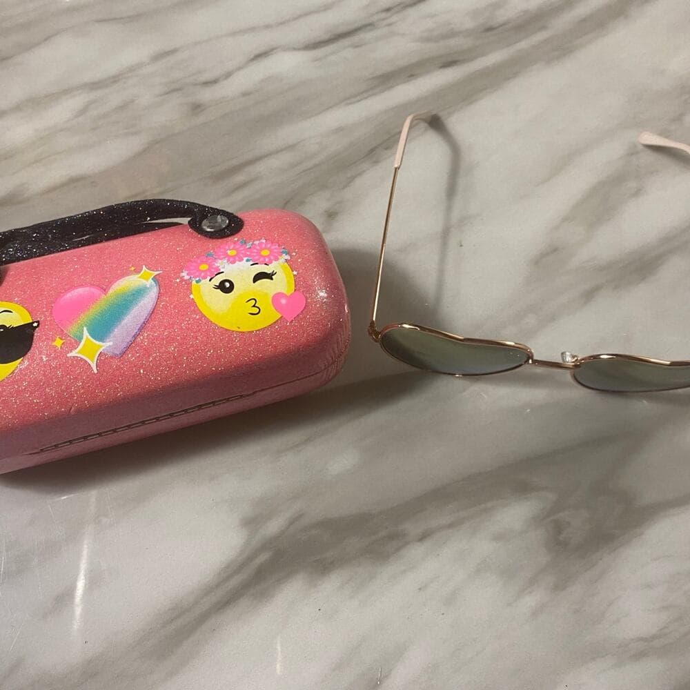 sun glasses case with sunglasses - Thumbnail 2