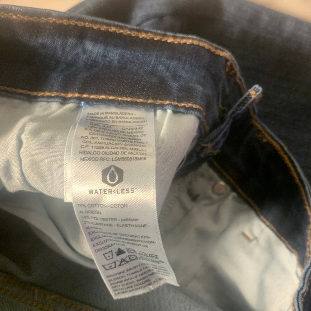 Levi’s Women’s Dark Blue Jeans Size 4 - Thumbnail 3