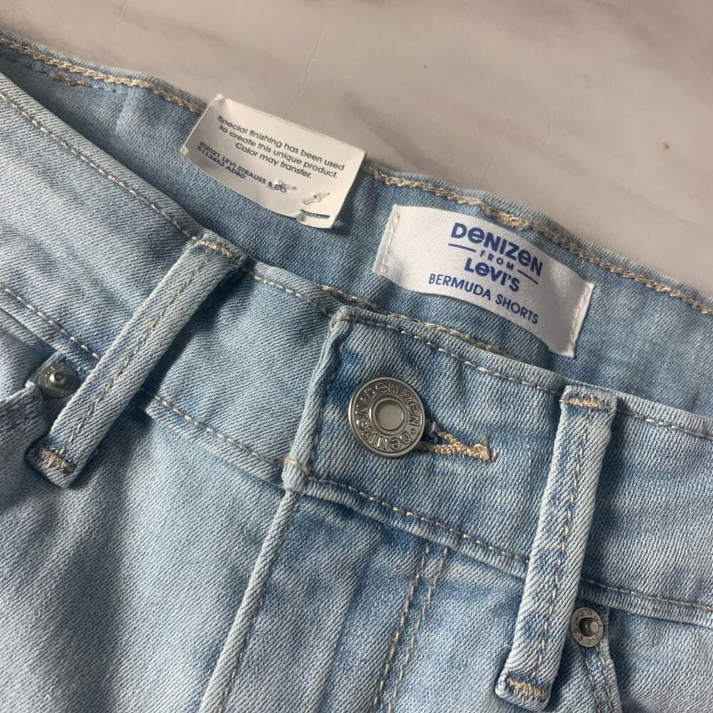 Levi’s Women’s Light Blue Jeans Size 4 - Thumbnail 2