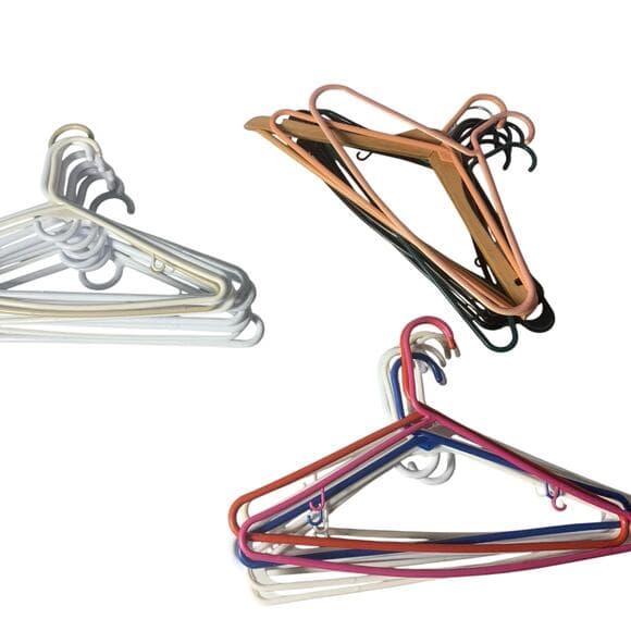 A Bundle Of 30 Plastic Hanger - Thumbnail 4