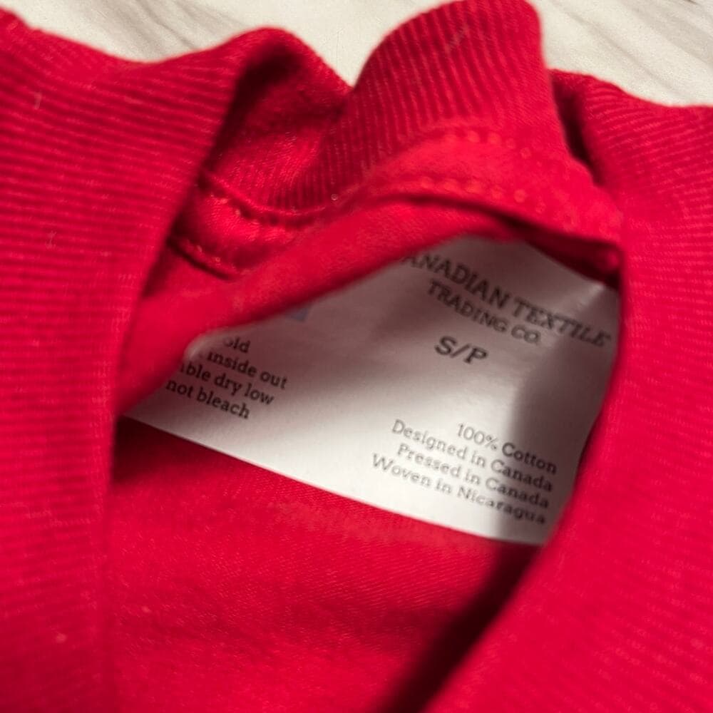 Red T-Shirt Canada - Elbows Up - Retro Size Small - Thumbnail 3