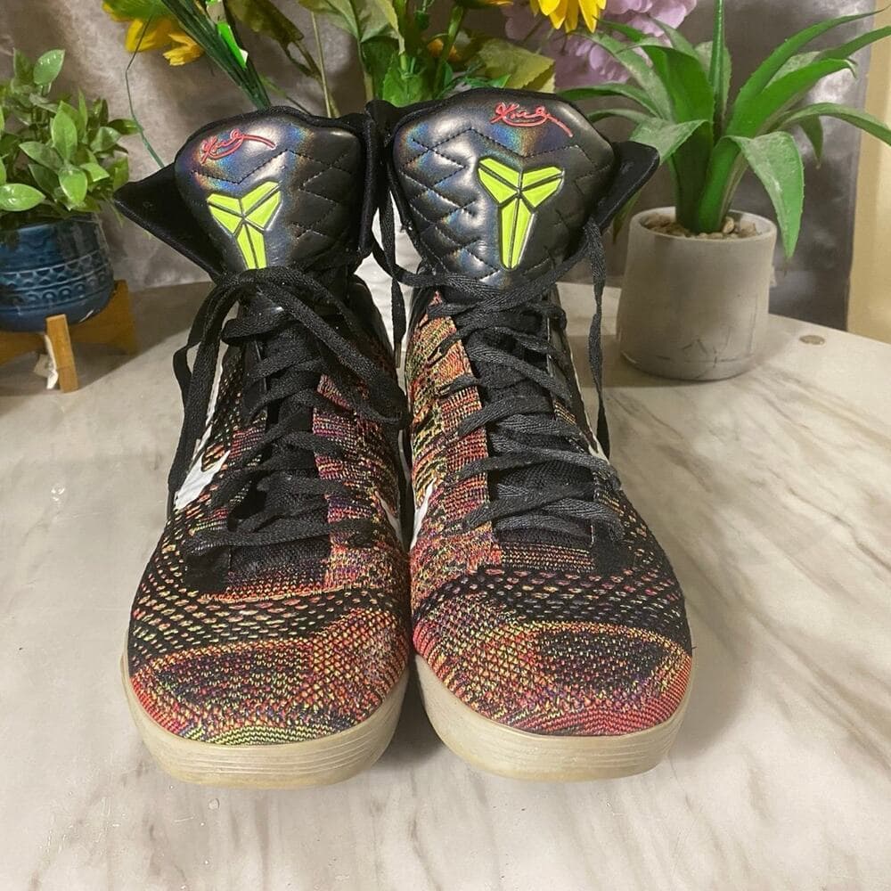 2013 Nike Kobe Sneakers Sz 10.5 - Thumbnail 2