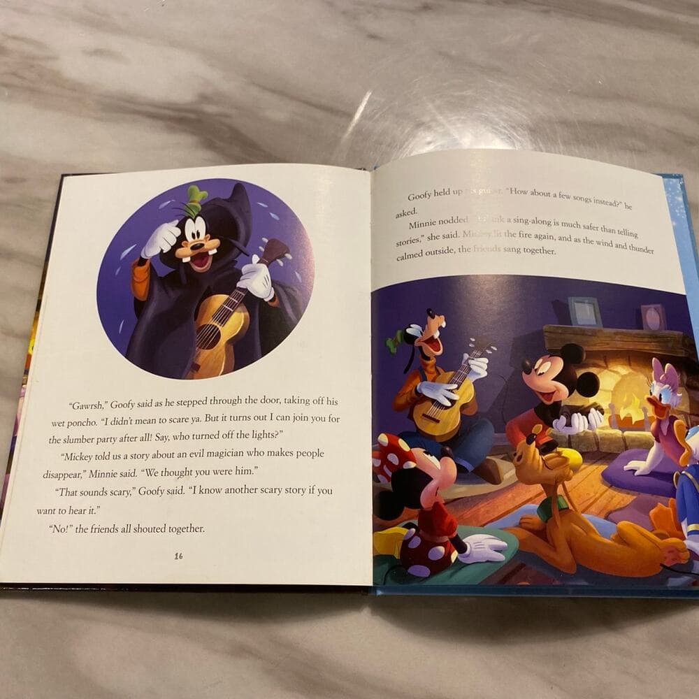 Mickey’s slumber party book - Thumbnail 2