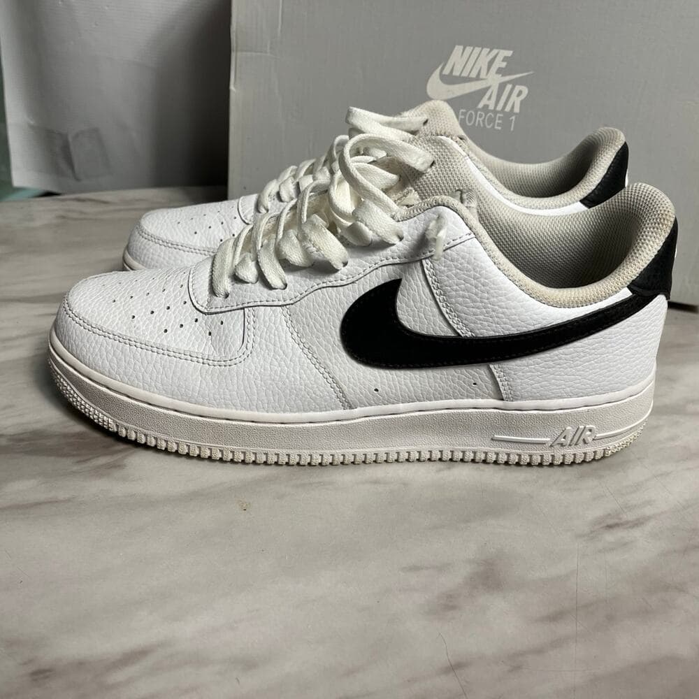 Nike Air Force 1 Shoes White & Black Men's Size 9 - Thumbnail 4