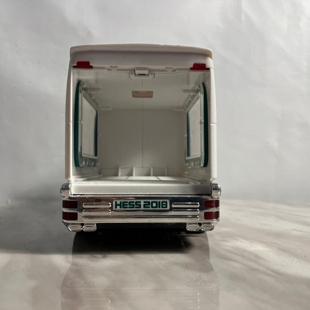 Hess 2018 Toy Truck RV - Thumbnail 4