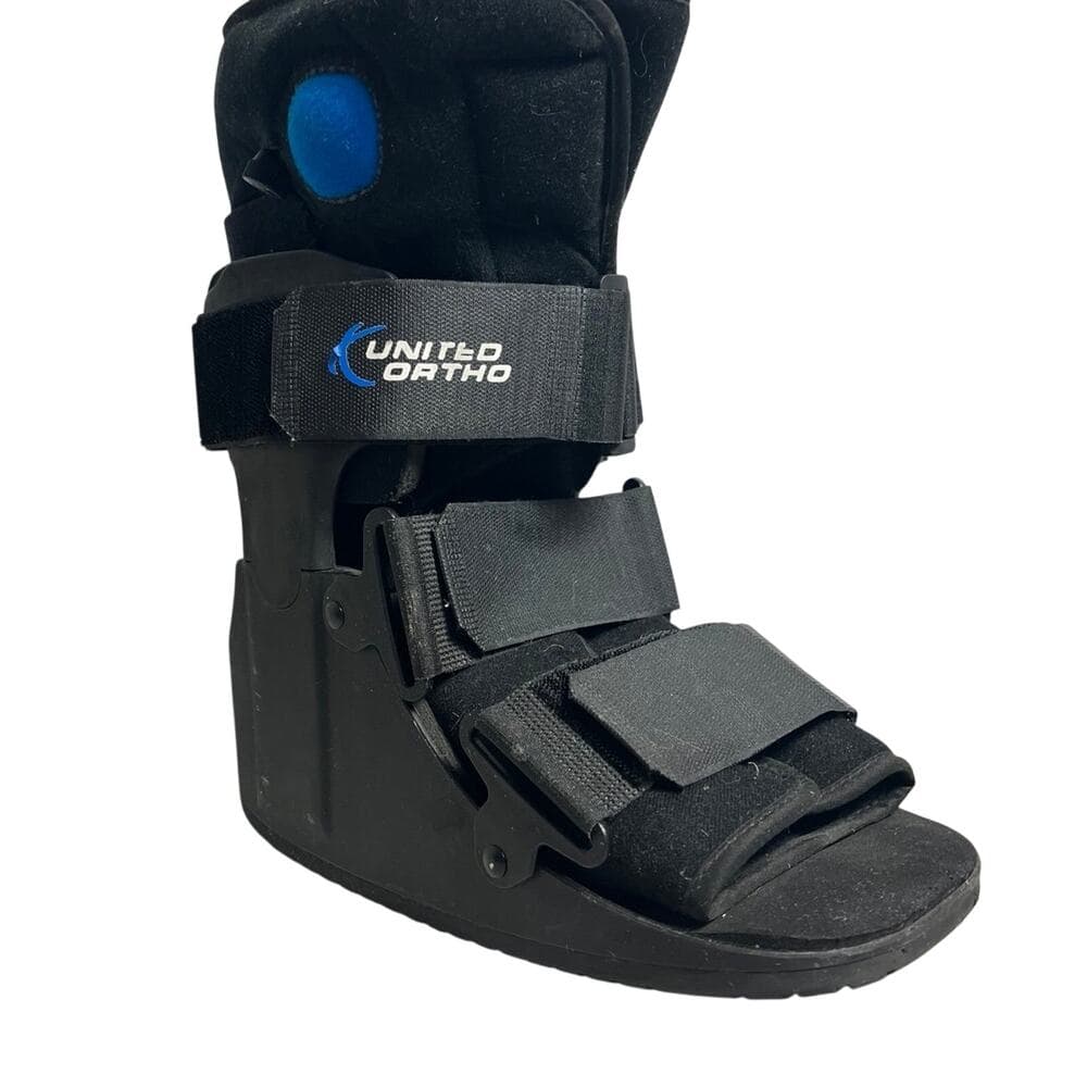 The United Ortho air short cam walking boot Size Medium