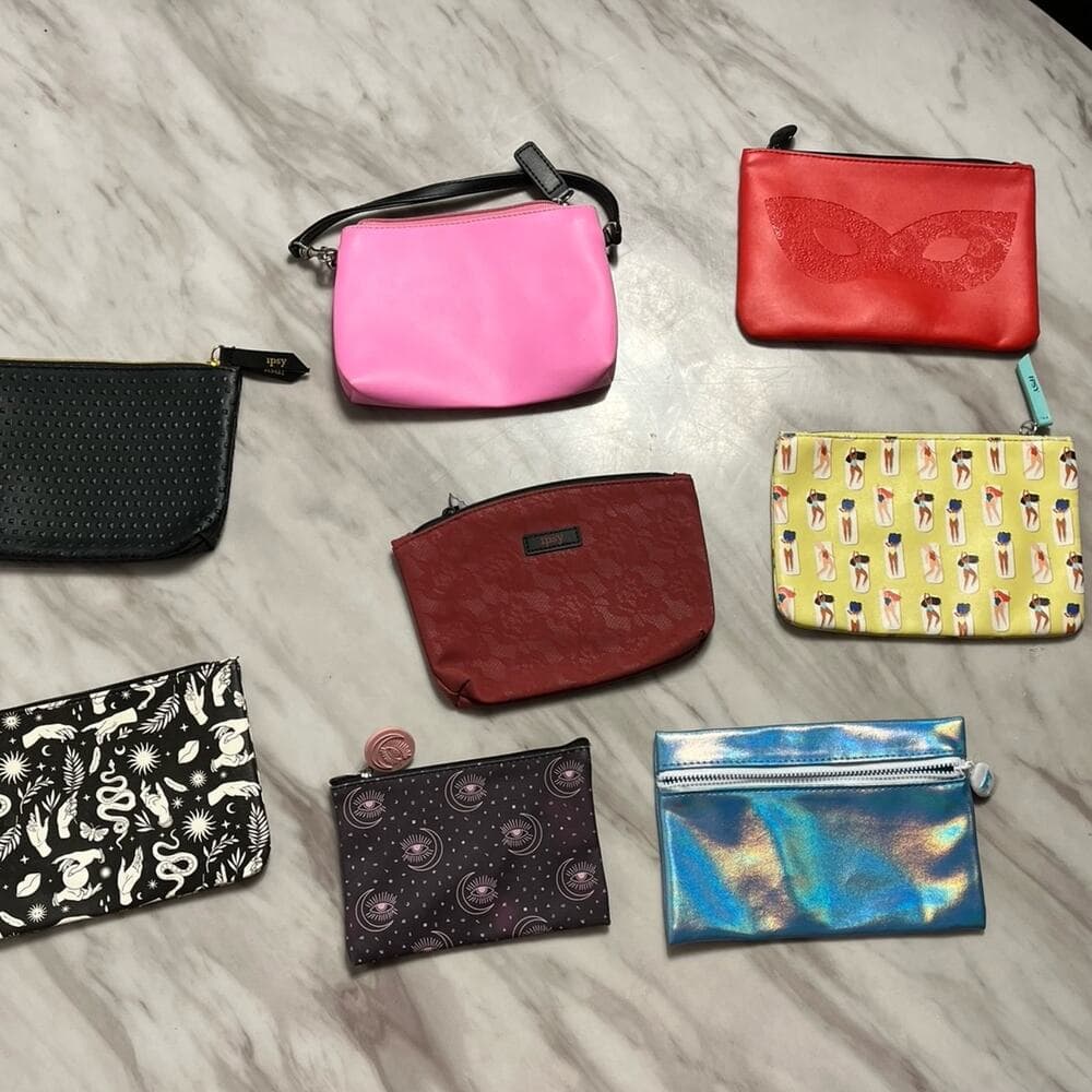 A Bundle Of 8 Spay Makeups Bags - Thumbnail 3