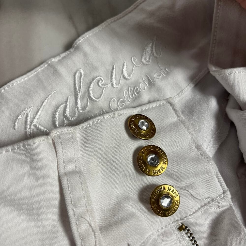 Kalowa Women’s White Shorts Size 5 - Thumbnail 3