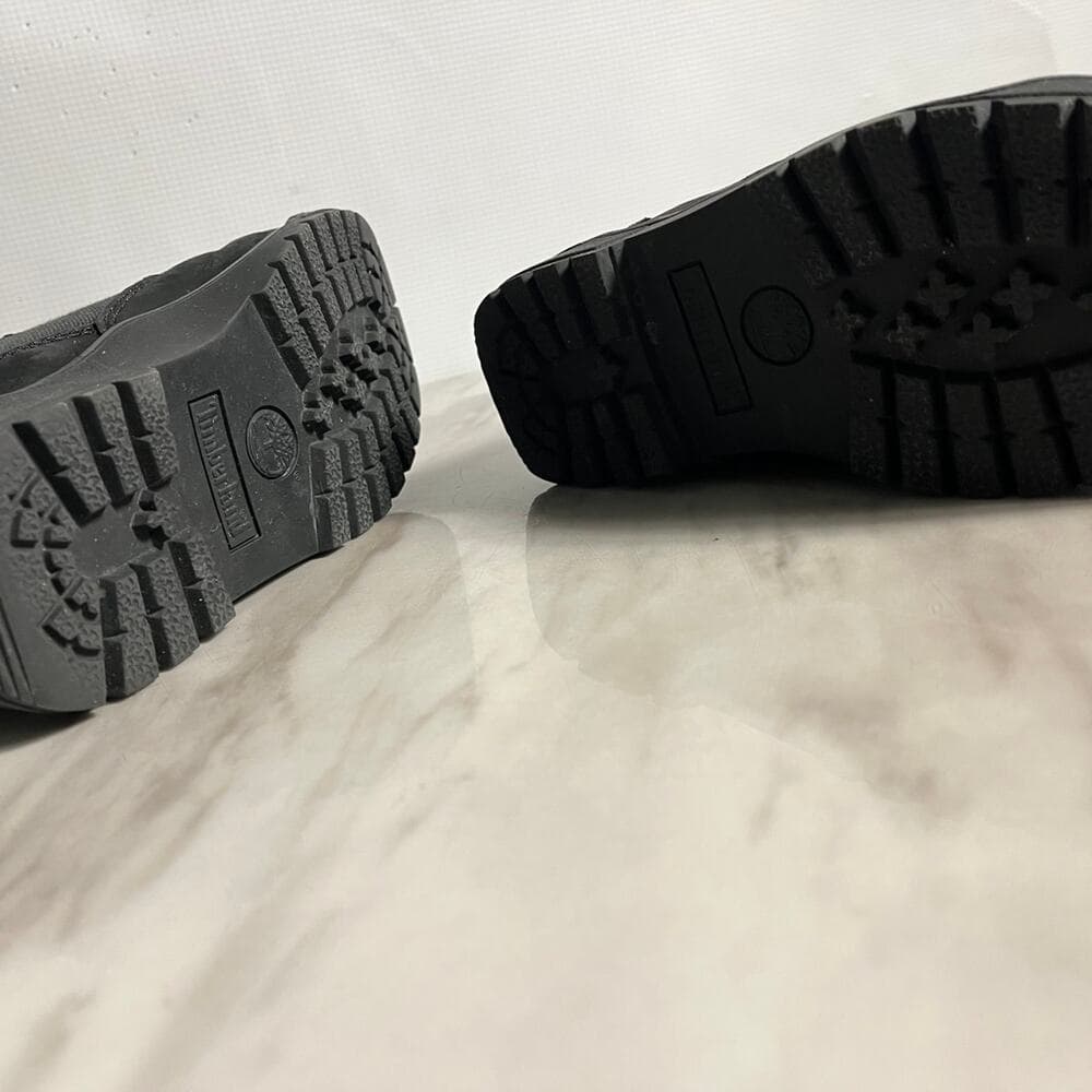 Black Timberland boots for toddlers size 12.5 - Thumbnail 6