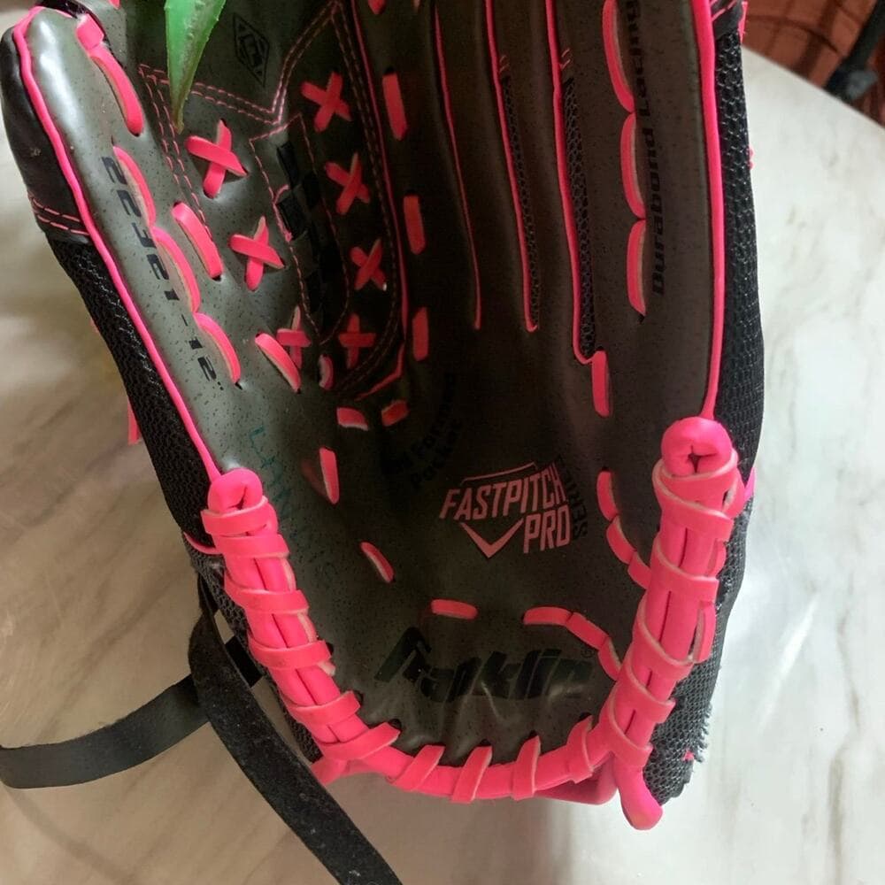 Baseball equipment