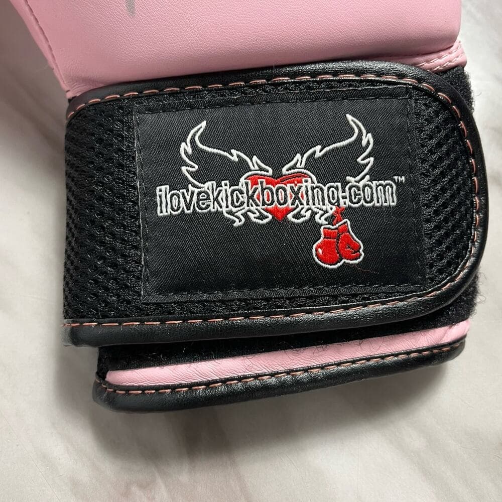 Century Other Century I Love Kickboxing Boxing Gloves Pink/Black - Thumbnail 2