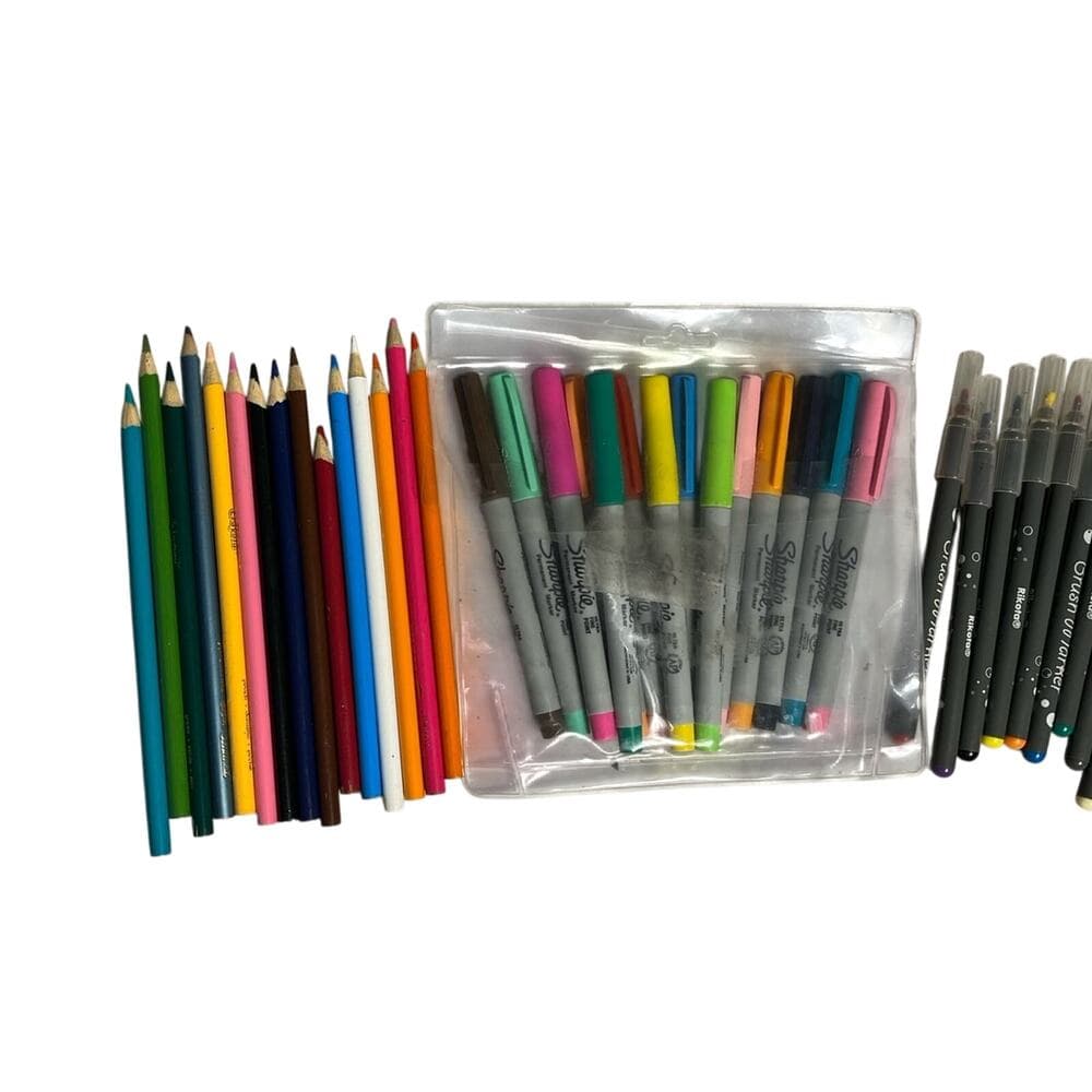 A Bundle Of Color Pencils & Markers - Thumbnail 3