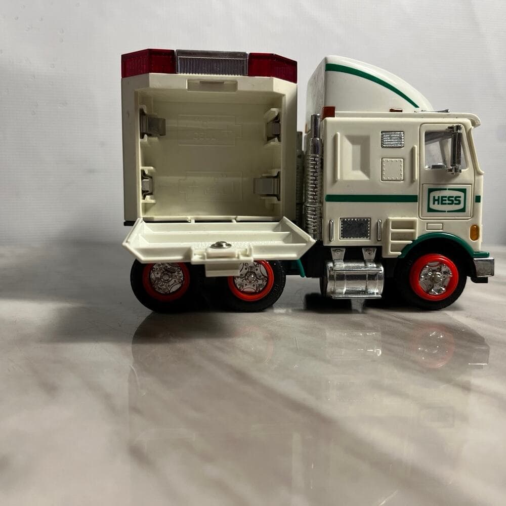 Rare 1997 Hess Oil Toy Truck with Racers - Tested Working Model - Thumbnail 3