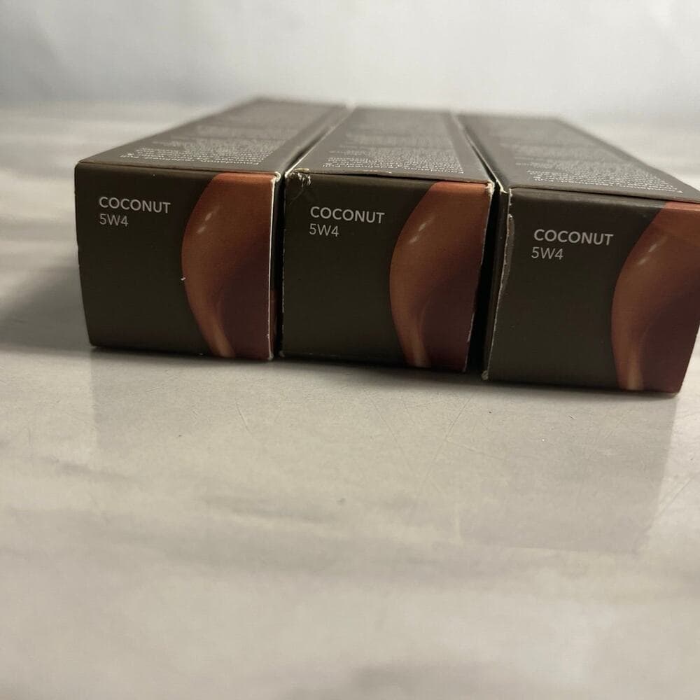 3 Skin Love Weightless Blur Foundation - Becca for Women - 1.23 oz Coconut