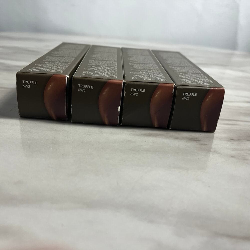 4 Skin Love Weightless Blur Foundation - Becca for Women - 1.23 oz Truffle