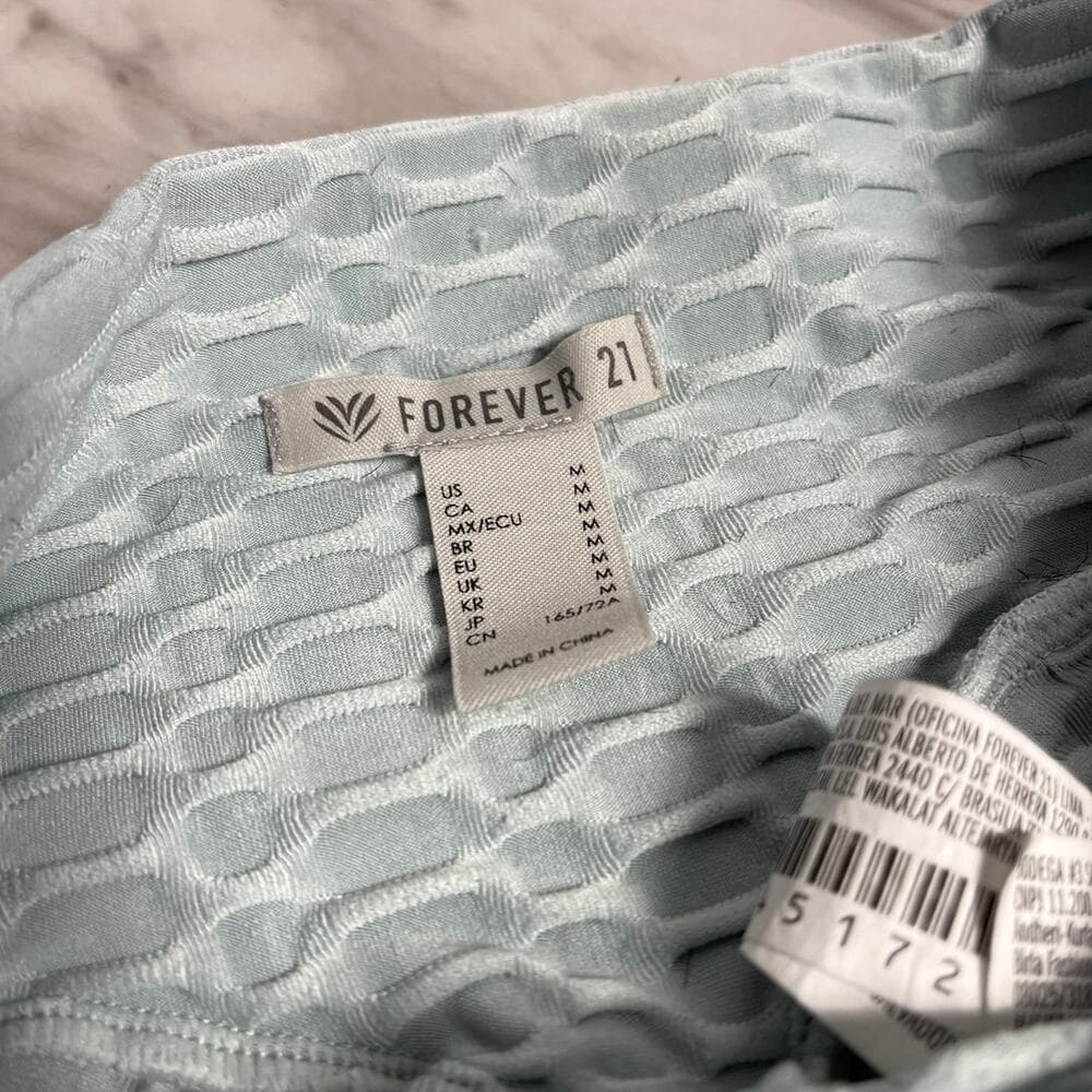 Forever 21 Women’s Active Ruched-Bum Biker Shorts Size Medium - Thumbnail 3