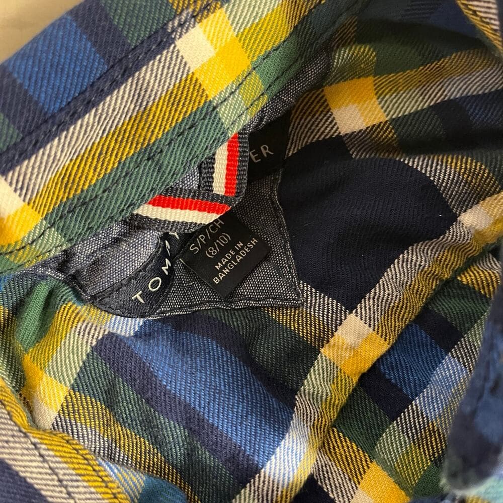 Tommy Hilfiger Graphic Plaid Button Down Flannel Shirt Pockets Youth Size 8/10 - Thumbnail 4