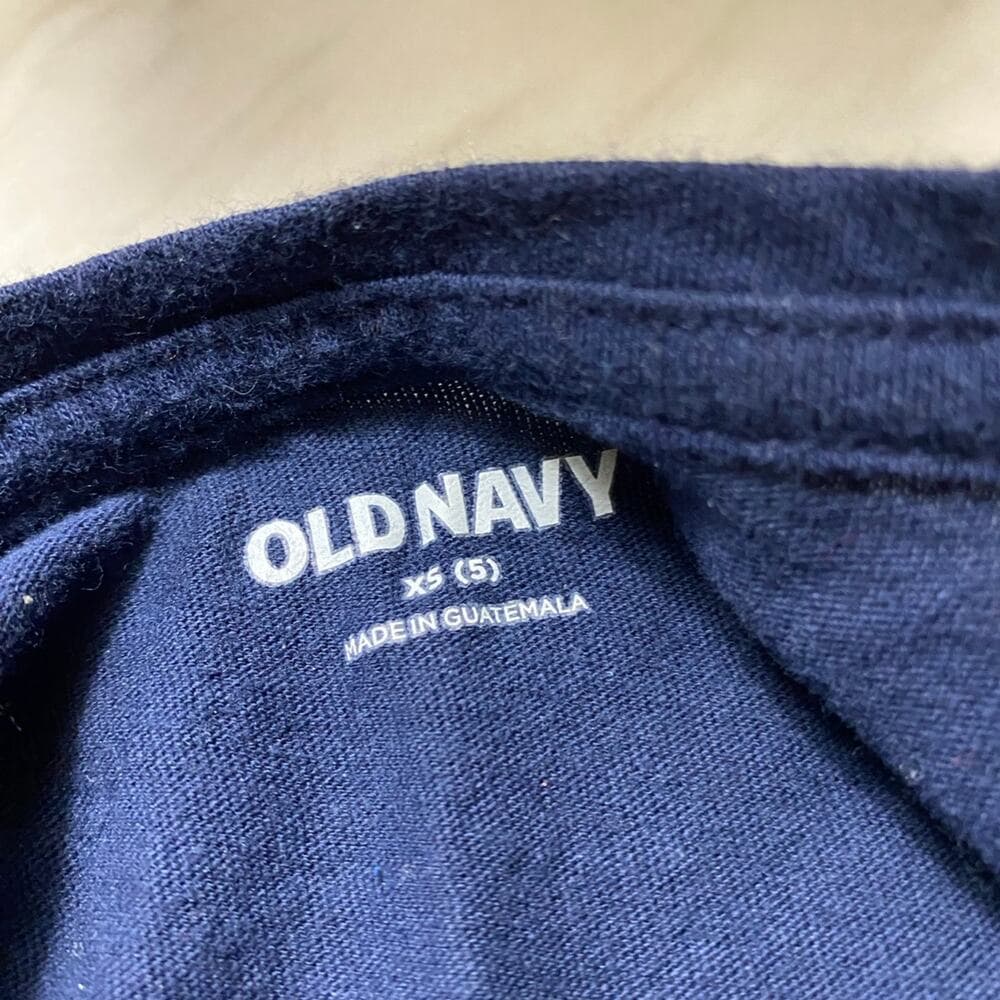 Old Navy T-shirts size 5 - Thumbnail 2