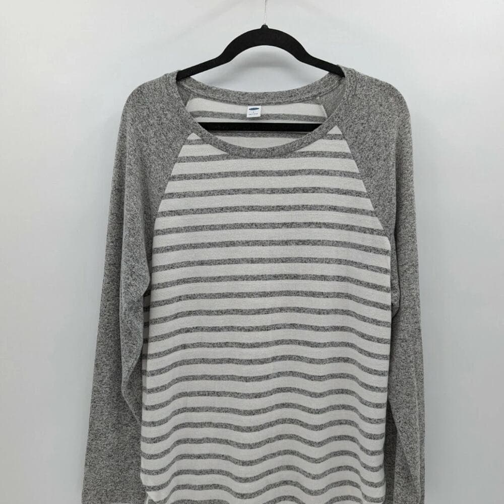 Old Navy Women’s Long Sleeve Size Large - Thumbnail 5