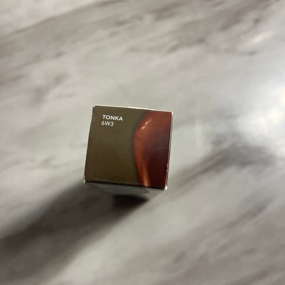 Skin Love Weightless Blur Foundation - Becca for Women - 1.23 oz Tonka
