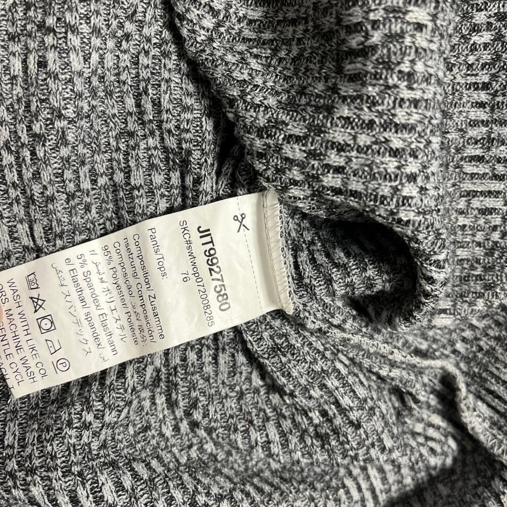 SHEIN women’s Sweater Size Medium - Thumbnail 3