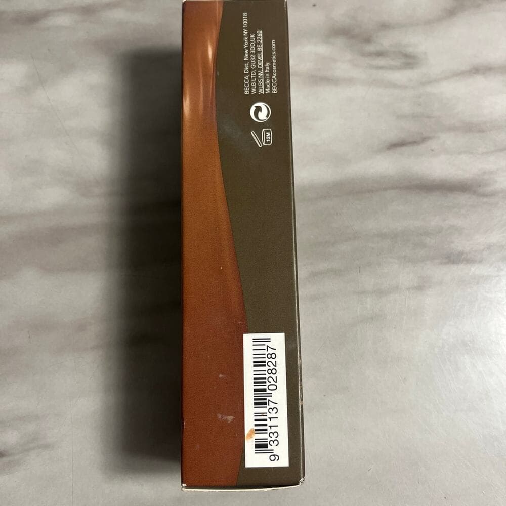 Skin Love Weightless Blur Foundation - Becca for Women - 1.23 oz Clove
